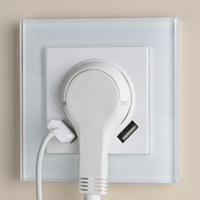 Белая рамка из стекла для розетки, розетка с USB